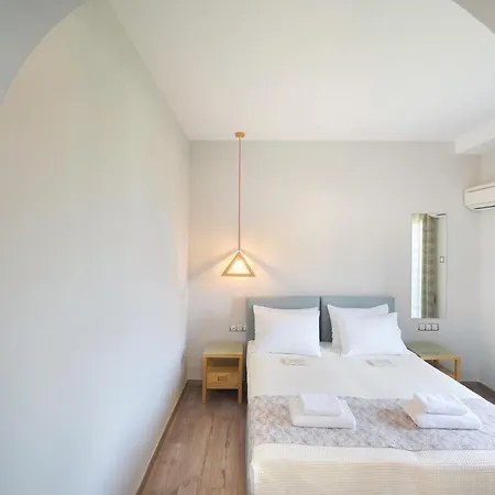 Kamelia & Semeli מלון