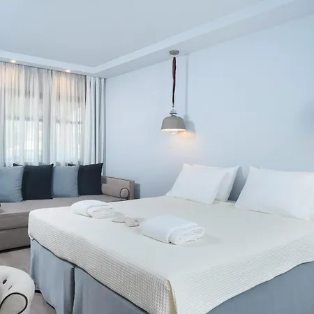 מלון Kamelia & Semeli 2*