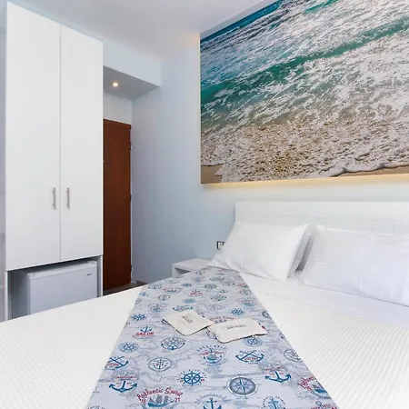 מלון Kamelia & Semeli 2*