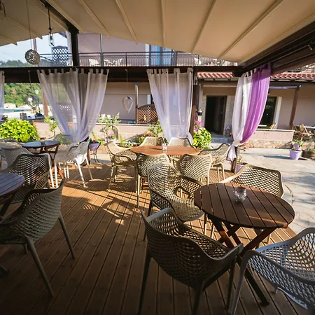 Kamelia & Semeli מלון