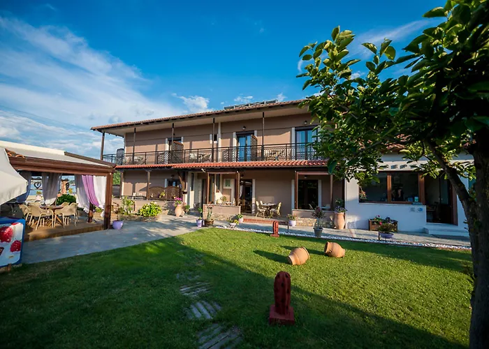 Kamelia & Semeli Hotel 2*