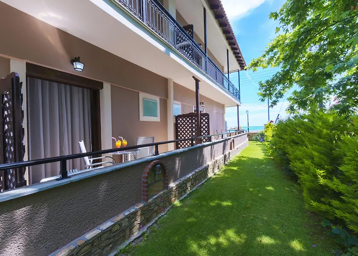 Kamelia & Semeli Hotel 2*