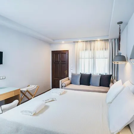 Kamelia & Semeli Hotel 2*
