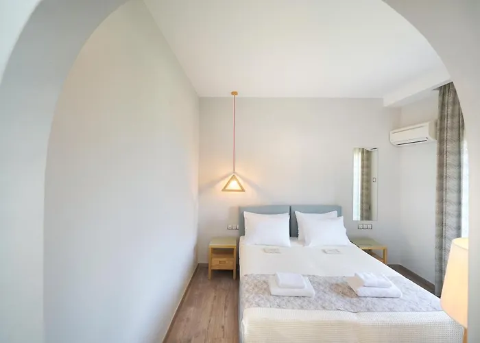 Kamelia & Semeli Hotel