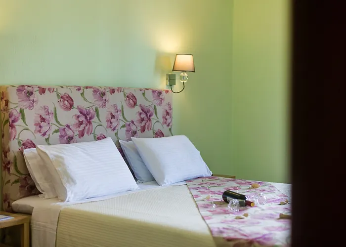 Hotel Kamelia & Semeli